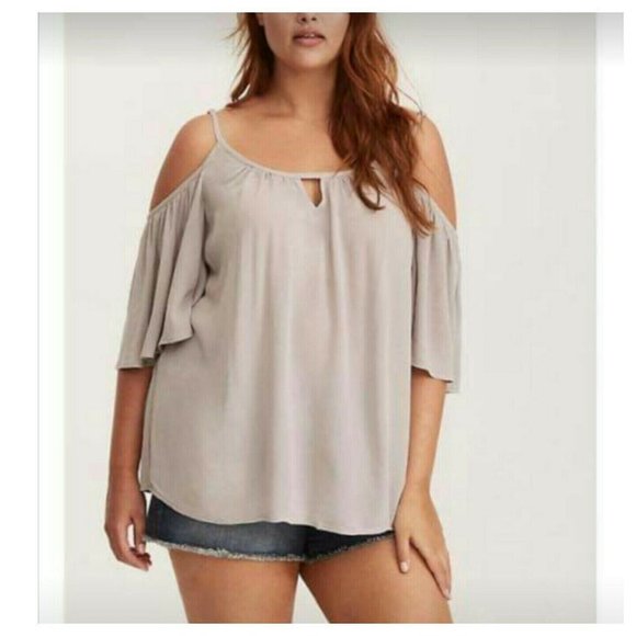 Torrid Cold Shoulder Top Flutter Sleeve 4X - Picture 2 of 3